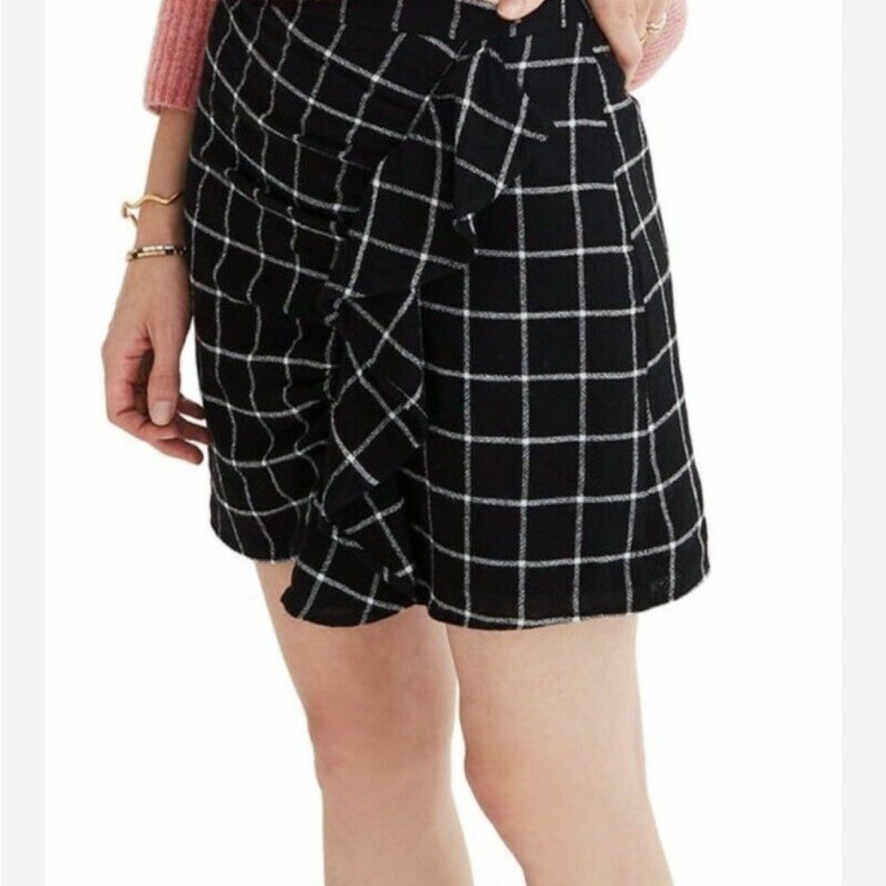 Viscose/ wool skirt has lining polyester